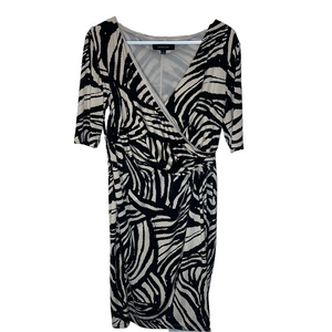 Jones New York Short Sleeve Dress Strioed Black and White Size 10 V Neck